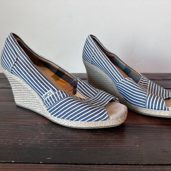 Toms Wedges Size 8 - Picture 2 of 5